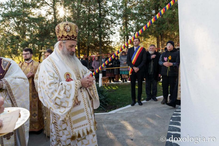 Biserica Parohiei Miletin, care datează din 1966, a fost sfințită de IPS Teofan / Foto: Mihail Vrăjitoru