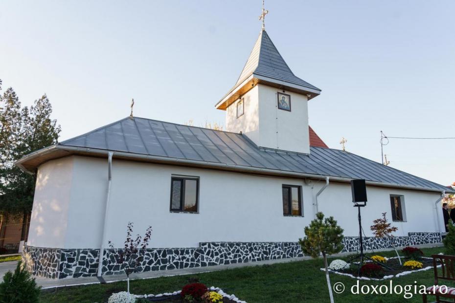Biserica Parohiei Miletin, care datează din 1966, a fost sfințită de IPS Teofan / Foto: Mihail Vrăjitoru