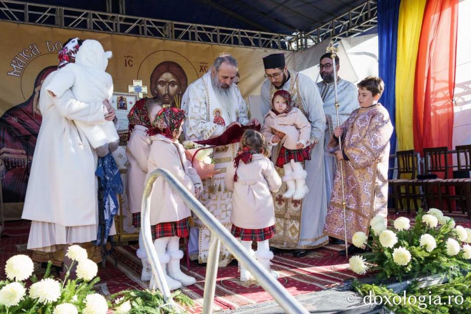 Biserica Parohiei Miletin, care datează din 1966, a fost sfințită de IPS Teofan / Foto: Mihail Vrăjitoru